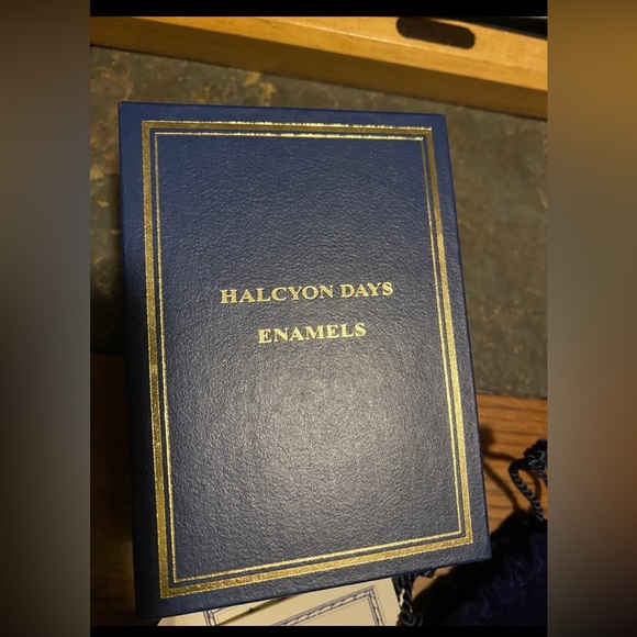 Vintage Halcyon Days Enamels
England Alice In Wonderland Pocket
Watch Clock Box - Picture 5 of 5